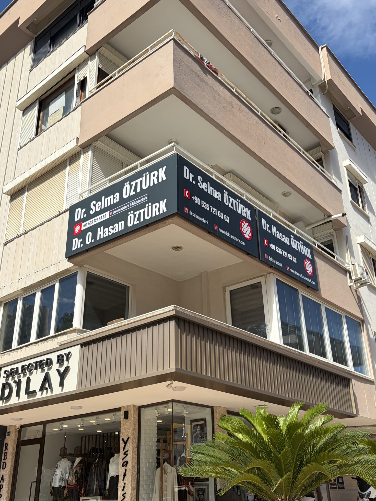 Dr. Selma Öztürk muayenehanesinin Şirinyalı’daki güncel dış cephesi ve tabelası